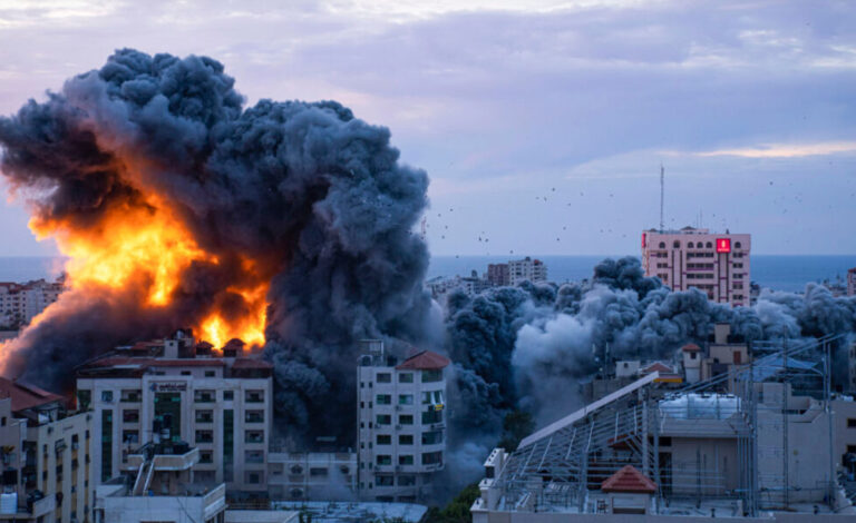 Guerra, Ataque, Edificio en llamas