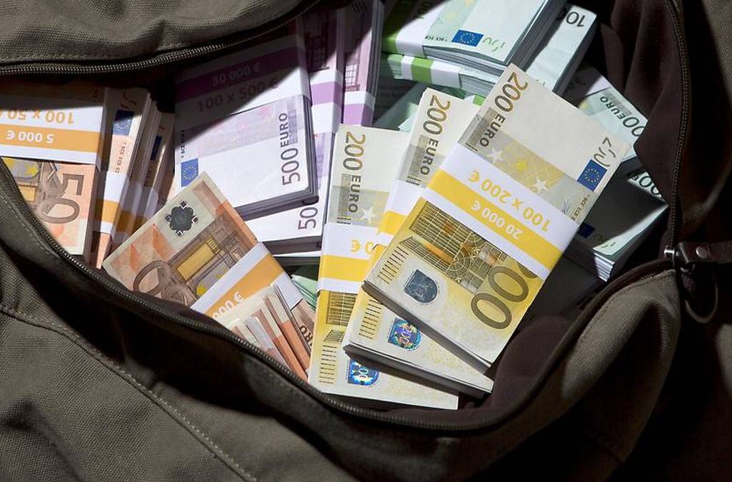 corrupción, dinero, dólares, euros, índice