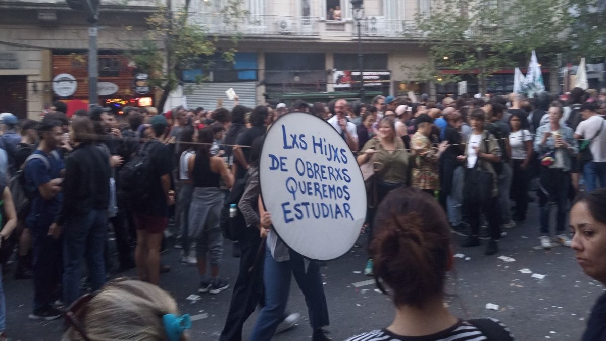 El día después de la histórica marcha universitaria - Argentinisches ...