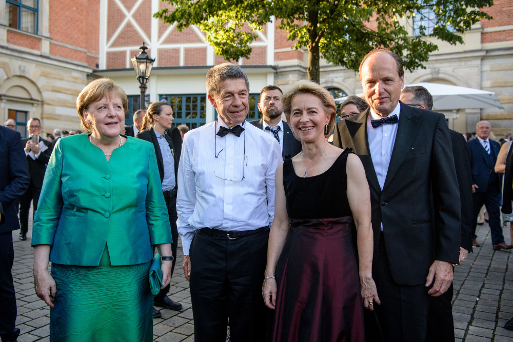 Bayreuth, Angela Merkel y Ursula von der Leyen