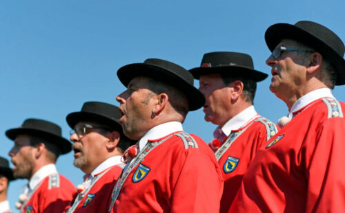 Suiza, Patrimonio Cultural Inmaterial, UNESCO, yodel, Fiesta de los Viticultores, Fasnacht de Basilea, avalanchas, muros de piedra en seco, alpinismo, Mendrisio, Bauhüttenwesen, Alpaufzug, bisses