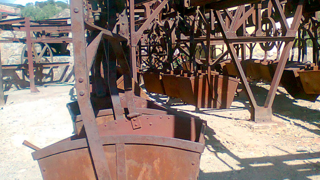 Cable Carril, Chilecito, La Mejicana, Chilecito-La Mejicana, Ingeniería alemana, Patrimonio histórico, Arqueología industrial, Turismo cultural, Historia argentina, Colaboración internacional, Ingeniería civil, Monumento histórico, La Rioja Argentina, Minería, Tecnología alemana, Patrimonio industrial, Turismo de aventura, Legado histórico, Infraestructura histórica, Adolf Bleichert, Desafíos ingenieriles, Siglo XX