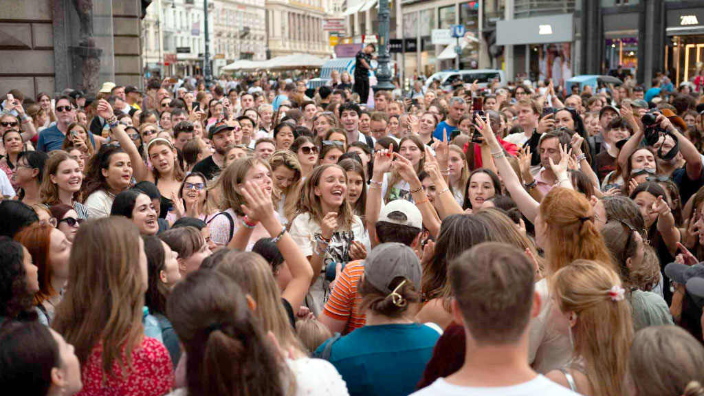 Terrorismo, Ternitz, Austria, Taylor Swift, The Eras Tour, Conciertos cancelados, Radicalización, Estado Islámico (ISIS), Seguridad en eventos, Extremismo juvenil, Investigaciones policiales, Viena, Bandas juveniles, Luka K., Beran A., Atentado frustrado, Medidas de seguridad, Impacto en fans, Redes sociales y radicalización