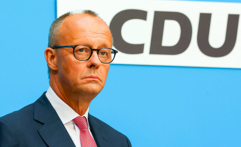 Friedrich Merz, CDU, Política alemana, Elecciones 2025, Candidatos a cancillería, Conservadurismo, Liberalismo económico, Política social en Alemania, Angela Merkel, Annegret Kramp-Karrenbauer, Armin Laschet, Markus Söder, Boris Pistorius, Unión Demócrata Cristiana, Política europea, Desafíos políticos, Opinión pública en Alemania, Elecciones federales Alemania