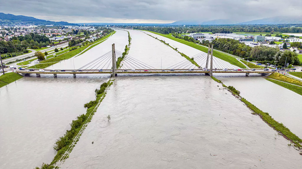 inundaciones, elecciones nacionales, Austria, Campaña electoral Austria 2024, Cambio climático, catástrofe ambiental, Crisis ambiental, Elecciones nacionales Austria, Karl Nehammer, Andreas Babler, FPÖ, ÖVP, Verdes Austria, Gestión de crisis, Impacto electoral, Catástrofe medioambiental