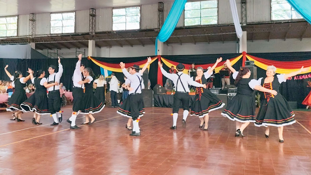 Unidad Alemana, Misiones, Reunificación Alemana, Fiesta Provincial de la Unidad Alemana, Reunificación Alemana, Cultura alemana, Tradiciones alemanas, Misiones, General Alvear, Comunidades alemanas en Argentina, Danzas típicas, Identidad cultural, Reconocimientos, Colectividad alemana, FAAG, Stiftung Verbundenheit, #JungesNetzwerk, Preservación cultural, Celebración comunitaria, Historia alemana, Raíces culturales, Participación comunitaria