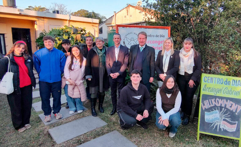 Dieter Lamlé, Markus Sasse, Visita, Embajador de Alemania, Instituto Evangélico Luis Siegel, Hogar de Día Arcángel Gabriel, CEABA, Solidaridad y educación, Comunidad germano-argentina, Diaconía, Acción social, Vulnerabilidad infantil, Apoyo escolar, Voluntariado, Contención social, Cultura germano-argentina, Matías Storni, Paula Inés Schäfer, Marisa Stehle, Victoria Navarro, Pastora Andrea Pfeiffer