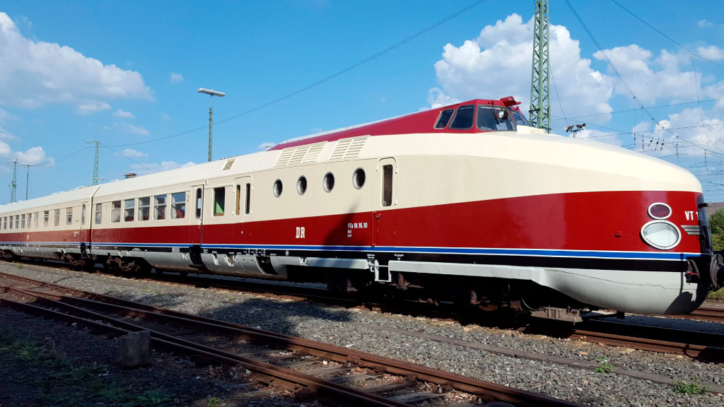 VT 18.16, RDA, Berlin, Tren histórico, Restauración ferroviaria, Ferrocarriles de la RDA, Vindobona, Tecnología ferroviaria, Reunificación alemana, Socialismo real, Historia del transporte, Nostalgia ferroviaria