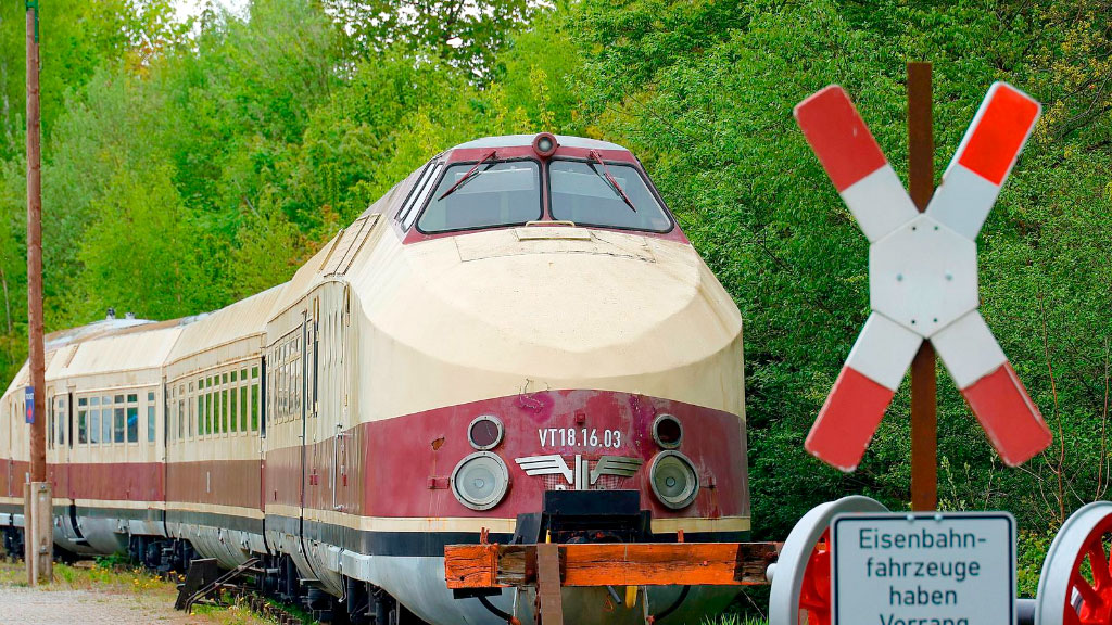 VT 18.16, RDA, Berlin, Tren histórico, Restauración ferroviaria, Ferrocarriles de la RDA, Vindobona, Tecnología ferroviaria, Reunificación alemana, Socialismo real, Historia del transporte, Nostalgia ferroviaria