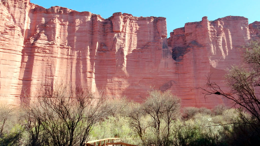 Talampaya, La Rioja, Patrimonio de la Humanidad de la UNESCO, Parque Nacional Talampaya, Turismo en La Rioja, Cultura germano-argentina, Patrimonio de la Humanidad, Comunidad alemana en Argentina, Geología y Paleontología, Werner Lorenz Talampaya, Visita de turistas alemanes, Proyecto Stammtisch, Conservación y turismo cultural