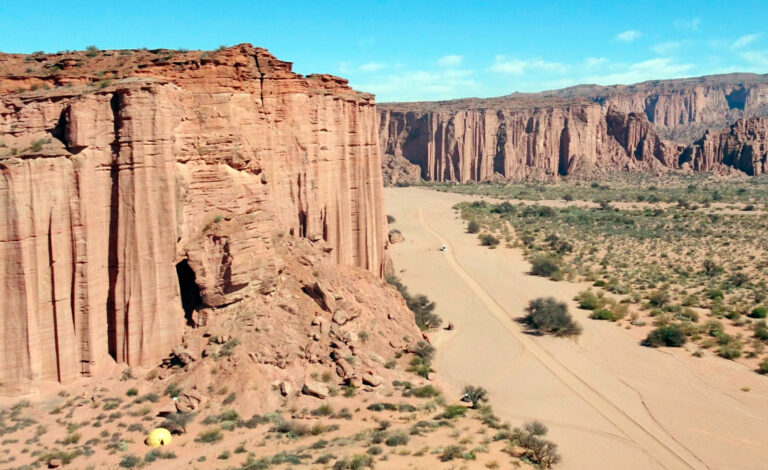 Talampaya, La Rioja, Patrimonio de la Humanidad de la UNESCO, Parque Nacional Talampaya, Turismo en La Rioja, Cultura germano-argentina, Patrimonio de la Humanidad, Comunidad alemana en Argentina, Geología y Paleontología, Werner Lorenz Talampaya, Visita de turistas alemanes, Proyecto Stammtisch, Conservación y turismo cultural