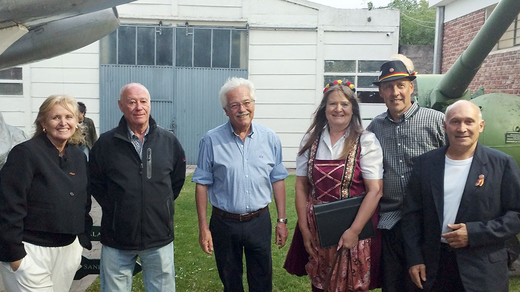 Alemanes del Volga, Tandil, comunidad, Cultura germano-argentina, Tradiciones culturales, Museo Histórico Fuerte Independencia, Asociación Raíces Alemanas Tandil, Preservación histórica, Comunidad alemana en Argentina, Patrimonio cultural, Diversidad e identidad, Federación Argentino-Germana