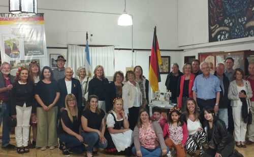 Alemanes del Volga, Tandil, comunidad, Cultura germano-argentina, Tradiciones culturales, Museo Histórico Fuerte Independencia, Asociación Raíces Alemanas Tandil, Preservación histórica, Comunidad alemana en Argentina, Patrimonio cultural, Diversidad e identidad, Federación Argentino-Germana