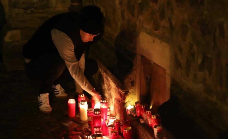 Homenaje a las víctimas del atentado terrorista