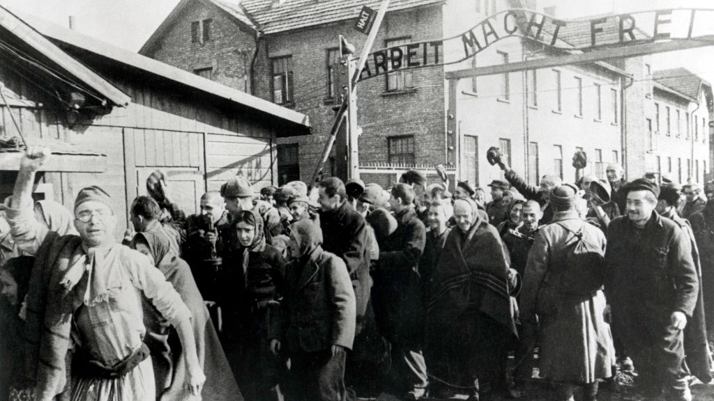 Margot Friedländer, Holocausto, Auschwitz, Supervivientes del Holocausto, 80 aniversario de Auschwitz, Memoria histórica, Exterminio nazi, Campo de concentración de Auschwitz, Theresienstadt, Segunda Guerra Mundial, Extremismo de derecha, Historia del Holocausto, Preservación de la memoria, Testimonios del Holocausto, Educación histórica