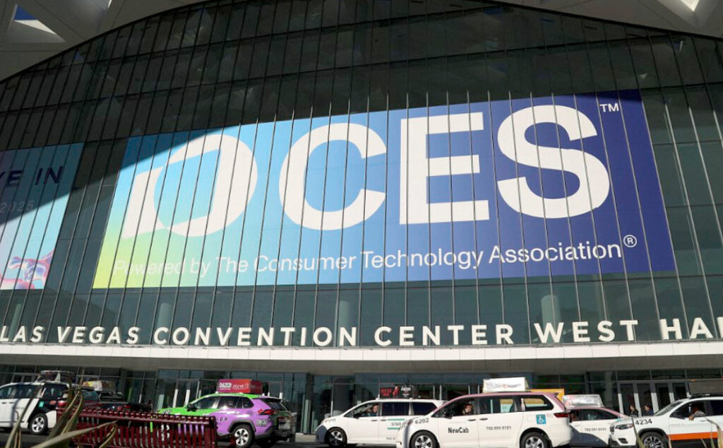 CES 2025, industria automotriz, inteligencia artificial, Tecnología en vehículos, Conducción autónoma, Electrificación, Woven City, Mapas en tiempo real, Panoramic Vision, Software automotriz, Ventanas inteligentes, Experiencia de usuario en vehículos