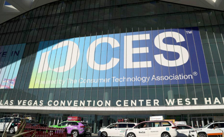 CES 2025, industria automotriz, inteligencia artificial, Tecnología en vehículos, Conducción autónoma, Electrificación, Woven City, Mapas en tiempo real, Panoramic Vision, Software automotriz, Ventanas inteligentes, Experiencia de usuario en vehículos