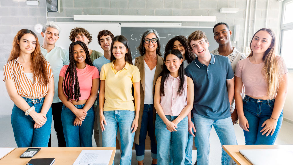 Alemania, enseñanza, diversidad, Educación en Alemania, Diversidad en las aulas, Estudiantes migrantes, Inclusión educativa, Desafíos pedagógicos, Docentes y multiculturalidad, Estrategias de enseñanza, Brecha educativa, Recursos educativos, Política educativa en Europa, Formación docente, Modelos pedagógicos innovadores