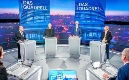 Debate, Friedrich Merz, Olaf Scholz, Robert Habeck, Alice Weidel, Política internacional, Elecciones en Alemania, Debate electoral, Candidatos a canciller, Friedrich Merz, Olaf Scholz, Robert Habeck, Alice Weidel, CDU, SPD, Los Verdes, AfD, Crisis económica en Alemania, Política migratoria alemana, Inmigración en Alemania, Relaciones Alemania-Ucrania, Guerra en Ucrania, Relaciones Alemania-Rusia, Energía y economía, Inflación en Europa, Geopolítica europea, OTAN y Alemania, Política exterior alemana, Donald Trump y Alemania, J.D. Vance y Europa, Elecciones europeas 2025, Encuestas electorales Alemania, Alianzas políticas en Alemania