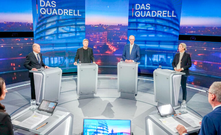 Debate, Friedrich Merz, Olaf Scholz, Robert Habeck, Alice Weidel, Política internacional, Elecciones en Alemania, Debate electoral, Candidatos a canciller, Friedrich Merz, Olaf Scholz, Robert Habeck, Alice Weidel, CDU, SPD, Los Verdes, AfD, Crisis económica en Alemania, Política migratoria alemana, Inmigración en Alemania, Relaciones Alemania-Ucrania, Guerra en Ucrania, Relaciones Alemania-Rusia, Energía y economía, Inflación en Europa, Geopolítica europea, OTAN y Alemania, Política exterior alemana, Donald Trump y Alemania, J.D. Vance y Europa, Elecciones europeas 2025, Encuestas electorales Alemania, Alianzas políticas en Alemania