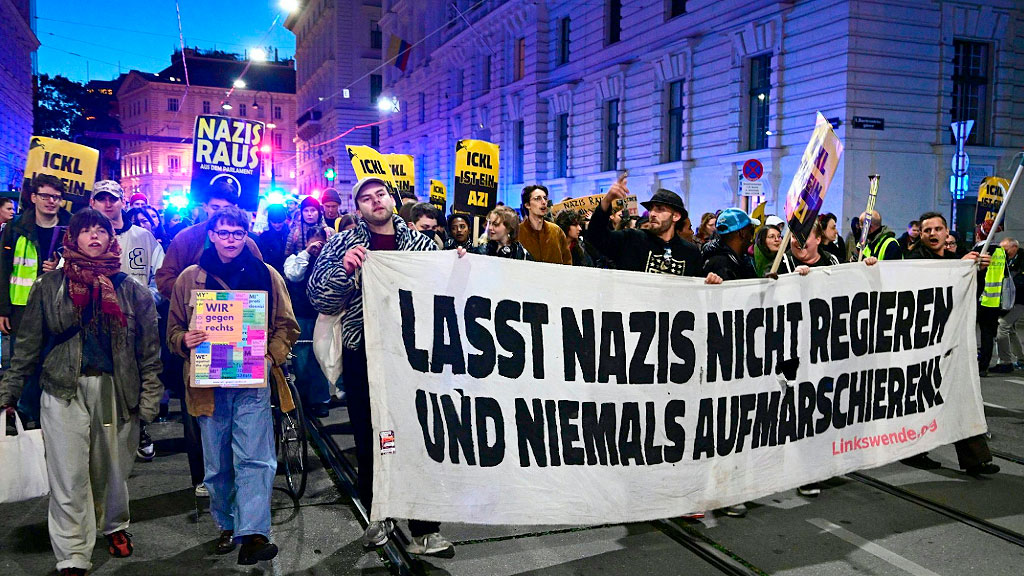 coalición, FPÖ, ÖVP, Política Austria, Coalición de gobierno, Herbert Kickl, Christian Stocker, Unión Europea, Política migratoria, Radiotelevisión Pública de Austria, Protestas en Austria, Donnerstagsdemos, Elecciones en Austria