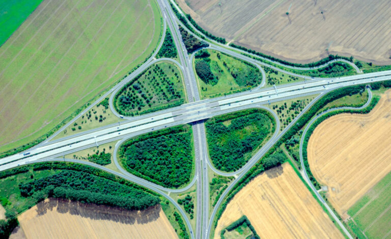 Alemania, infraestructura, inversión pública, Bundestag, Energía verde, Transporte, Digitalización, Siemens, Deutsche Bahn, Competitividad, Unión Europea, Empresas alemanas, Economía europea, Renovación energética, Modernización educativa, Política económica, Desarrollo tecnológico, Hidrógeno verde