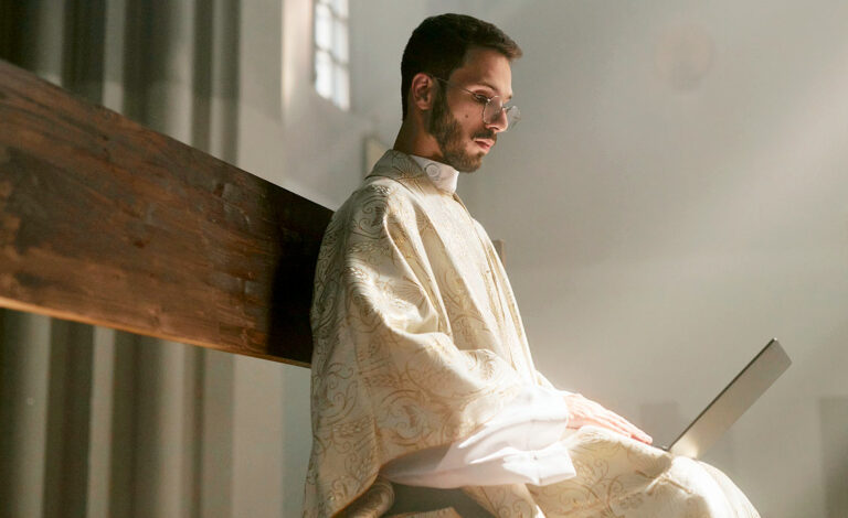 redes sociales, religión, influencers, radicalización, cristianismo, islam, judaísmo, Alemania, juventud, libertad de expresión, extremismo, medios digitales