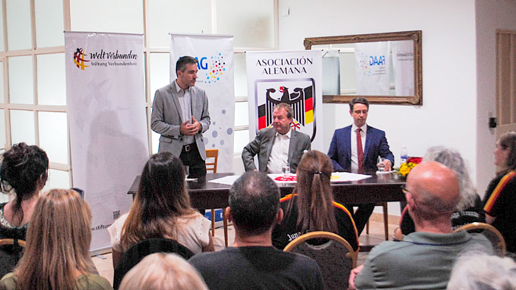 Summer MeetUp, Stiftung Verbundenheit, JungesNetzwerk, Inmigración alemana, Asociación Alemana de Esperanza, FAAG, Dieter Lamlé, Bicentenario 2025, Comunidad germano-argentina, Muestra itinerante