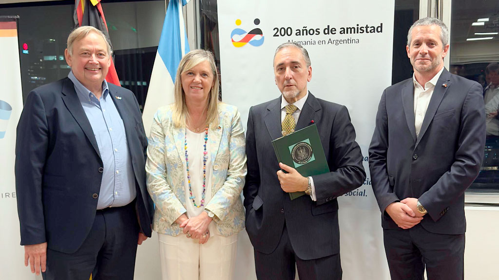 historia, Club Alemán en Buenos Aires, CEABA, inmigración alemana, historia argentina, comunidad germano-argentina, DIHA, Oscar de Masi, relaciones bilaterales, Buenos Aires, 200 años Alemania-Argentina, ciclo de conferencias, legado cultural