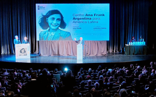 Premios Ana Frank, Teatro General San Martín, Centro Ana Frank Argentina, Ana Frank, Centro Ana Frank Argentina, Héctor Shalom, Hochbaum, El Observador, Memoria, Shoá, Derechos Humanos, Convivencia, Inclusión, Democracia, Jorge Macri, Yamandú Orsi, MERCK México, Ariel Gelblung, Cristian von Shultz Hausmann, Uruguay, Testimonios del Holocausto, Lali Espósito, León Gieco, Vera Jarach, Educación, Responsabilidad social