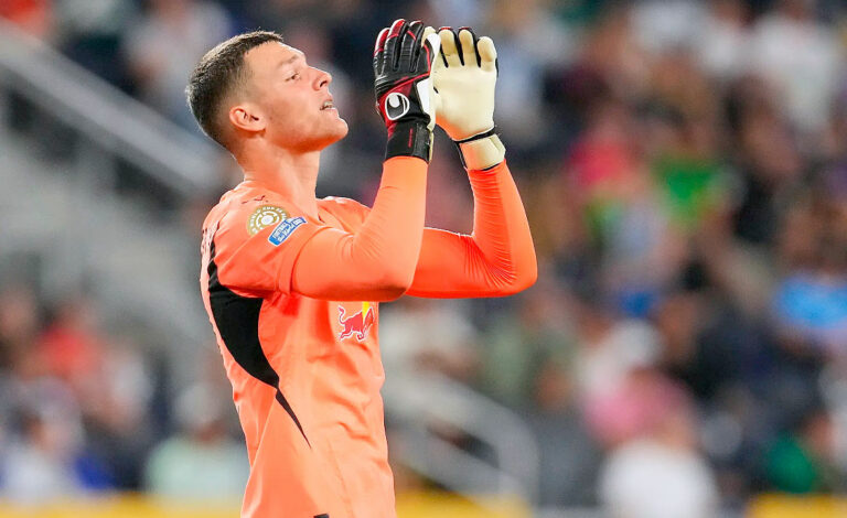 Salzburgo, Pachuca, Mundial de Clubes FIFA 2025, Christian Zawieschitzky, Thomas Letsch, Karim Onisiwo, Oscar Gloukh, fútbol internacional, jóvenes talentos, arqueros, debut soñado, fútbol austríaco, promesas del fútbol