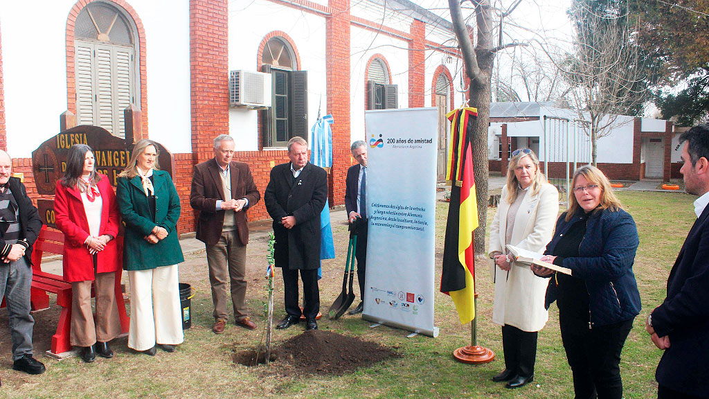 Entre Ríos, Stiftung Verbundenheit, Dieter Lamlé, Embajada de Alemania en Argentina, Inmigración alemana, Comunidades germano-argentinas, Aldea Brasilera, Crespo, Valle María, Alemanes del Volga