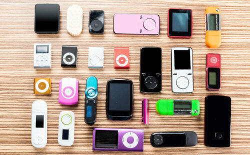 MP3, Instituto Fraunhofer, Erlangen, Karlheinz Brandenburg, Tecnología alemana, Innovación en audio, Compresión digital, Psicoacústica, Historia del MP3, Reproductores digitales, Cultura musical, Napster, Apple iPod, Derechos de autor, Música digital, Streaming, Ingeniería alemana, Bernhard Grill, Códecs de audio, Transformación tecnológica, Alemania e innovación