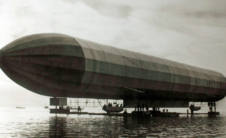 Zeppelin, LZ1, Ferdinand von Zeppelin, Historia de la aviación, Dirigibles, Graf Zeppelin, Alemania, Tecnología aérea, Innovación, Transporte aéreo