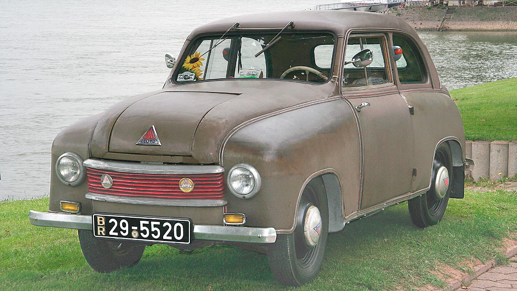 Borgward, Rastrojero, Industria automotriz, Carl F. W. Borgward, Industria automotriz argentina, Automotrices alemanas en Argentina, Historia automotriz alemana, Fábricas de autos en Argentina, Dinborg Industrias Argentinas, Borgward Isidro Casanova, Borgward motores diésel, Borgward Rastrojero Diesel, Historia de Borgward, Borgward Argentina, Borgward Isabella, Rastrojero Borgward