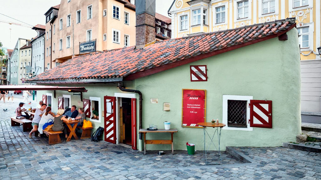 bratwurst, Erfurt, Ratisbona, Alemania, historia gastronómica, cocina alemana, patrimonio cultural, Turingia, Wurstkuchl, descubrimiento histórico