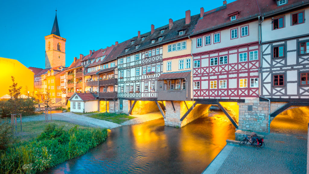 bratwurst, Erfurt, Ratisbona, Alemania, historia gastronómica, cocina alemana, patrimonio cultural, Turingia, Wurstkuchl, descubrimiento histórico