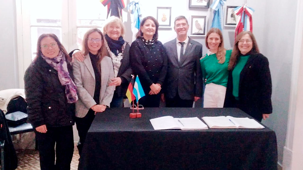 Corrientes, 200 años de inmigración alemana en Argentina, Embajada de Alemania, inmigración alemana en Corrientes, 200 años de inmigración alemana, comunidad alemana en Argentina, Asociación Alemana de Corrientes, historia germana en Argentina, vínculos culturales Alemania Argentina, exposición 200 años amistad, cultura alemana en Corrientes, Embajada de Alemania en Argentina