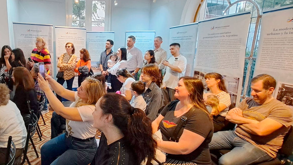 Corrientes, 200 años de inmigración alemana en Argentina, Embajada de Alemania, inmigración alemana en Corrientes, 200 años de inmigración alemana, comunidad alemana en Argentina, Asociación Alemana de Corrientes, historia germana en Argentina, vínculos culturales Alemania Argentina, exposición 200 años amistad, cultura alemana en Corrientes, Embajada de Alemania en Argentina