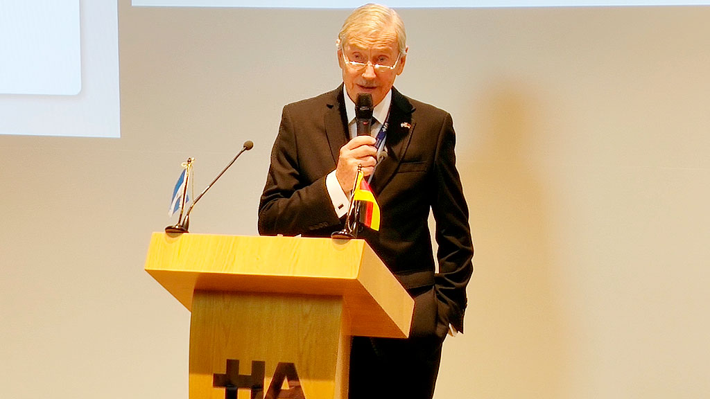 Deutsches Hospital, Deutsch-Argentinische Freundschaft, 200 Jahre Deutschland Argentinien, Deutsche Einwanderung Argentinien, Deutsche Botschaft Argentinien, Dieter Lamlé, Ricardo R. Berthold, Deutsch-Argentinische Geschichte, Ginkgo Biloba Symbol, Deutschsprachige Gemeinschaft Argentinien