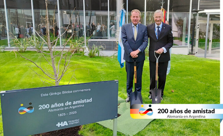 Deutsches Hospital, Deutsch-Argentinische Freundschaft, 200 Jahre Deutschland Argentinien, Deutsche Einwanderung Argentinien, Deutsche Botschaft Argentinien, Dieter Lamlé, Ricardo R. Berthold, Deutsch-Argentinische Geschichte, Ginkgo Biloba Symbol, Deutschsprachige Gemeinschaft Argentinien