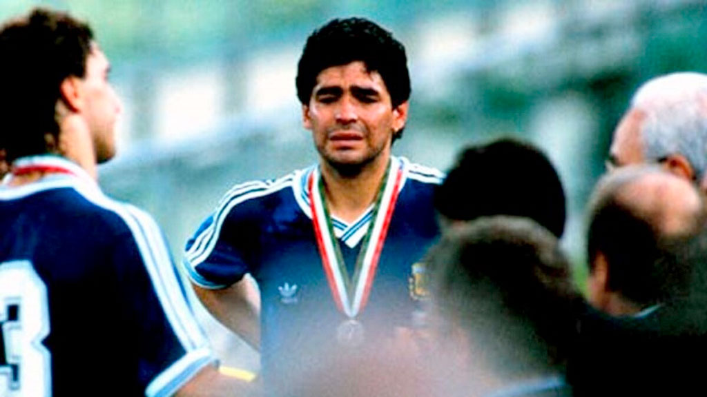Frank Mill, Diego Maradona, Mundial Italia 1990, Selección alemana, Historia del fútbol, Camiseta de Maradona, Alemania campeona, Fútbol y memoria, Fútbol argentino, Museo del Fútbol Alemán