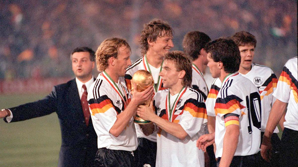 Frank Mill, Diego Maradona, Mundial Italia 1990, Selección alemana, Historia del fútbol, Camiseta de Maradona, Alemania campeona, Fútbol y memoria, Fútbol argentino, Museo del Fútbol Alemán