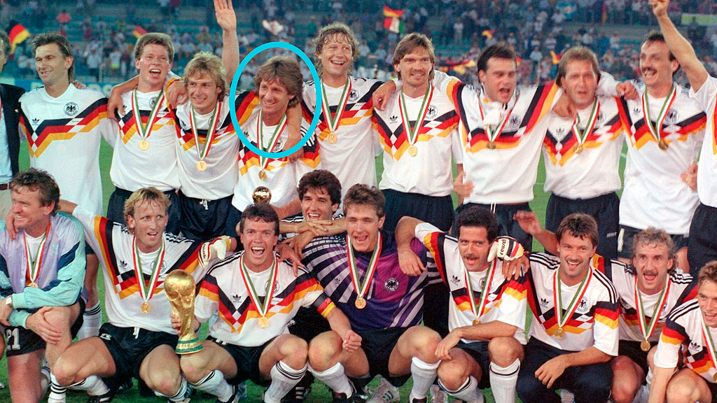 Frank Mill, Diego Maradona, Mundial Italia 1990, Selección alemana, Historia del fútbol, Camiseta de Maradona, Alemania campeona, Fútbol y memoria, Fútbol argentino, Museo del Fútbol Alemán