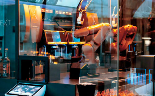 Future Café, gastronomía, robots baristas, inteligencia artificial, barista robot, Harald Rohrmoser, Wanzl, Alemania, gastronomía digital, falta de personal, robótica aplicada, innovación tecnológica, restaurantes inteligentes
