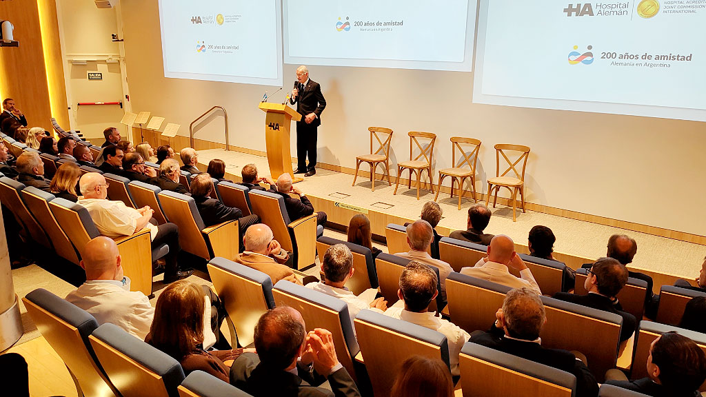 Hospital Alemán, Alemania, Argentina, Embajada de Alemania, Ricardo Berthold, Dieter Lamlé, 200 años de amistad, Inmigración alemana, Comunidad germano-argentina, Alemania y Argentina, Ginkgo Biloba, Ulrike Lamlé, Historia del Hospital Alemán, Relaciones bilaterales, Bicentenario Alemania-Argentina, Formación dual, Cultura alemana en Argentina