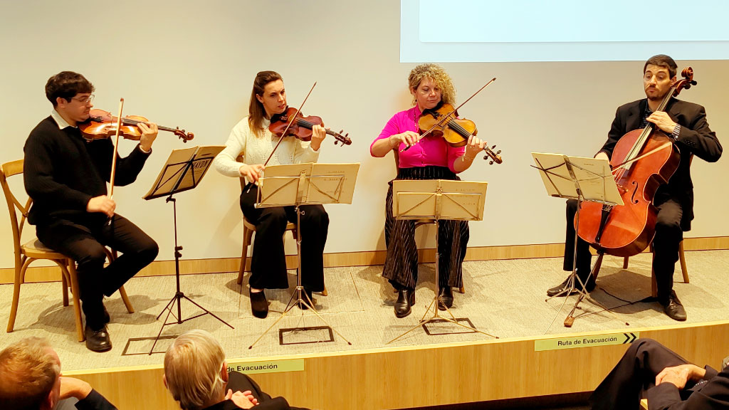 Hospital Alemán, Alemania, Argentina, Embajada de Alemania, Ricardo Berthold, Dieter Lamlé, 200 años de amistad, Inmigración alemana, Comunidad germano-argentina, Alemania y Argentina, Ginkgo Biloba, Ulrike Lamlé, Historia del Hospital Alemán, Relaciones bilaterales, Bicentenario Alemania-Argentina, Formación dual, Cultura alemana en Argentina