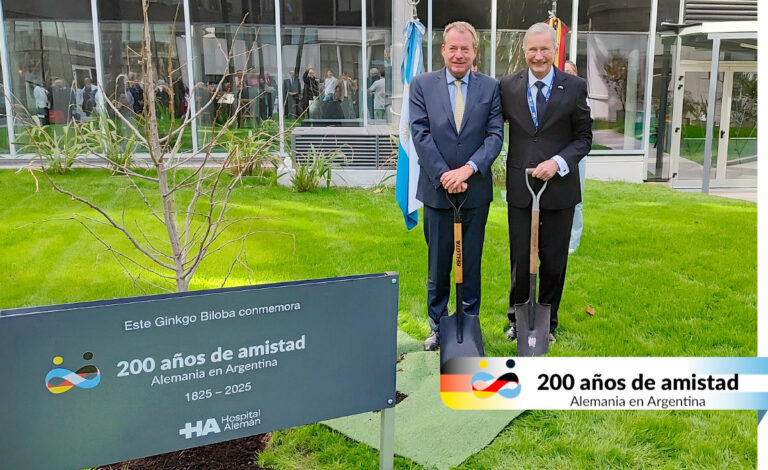 Hospital Alemán, Alemania, Argentina, Embajada de Alemania, Ricardo Berthold, Dieter Lamlé, 200 años de amistad, Inmigración alemana, Comunidad germano-argentina, Alemania y Argentina, Ginkgo Biloba, Ulrike Lamlé, Historia del Hospital Alemán, Relaciones bilaterales, Bicentenario Alemania-Argentina, Formación dual, Cultura alemana en Argentina