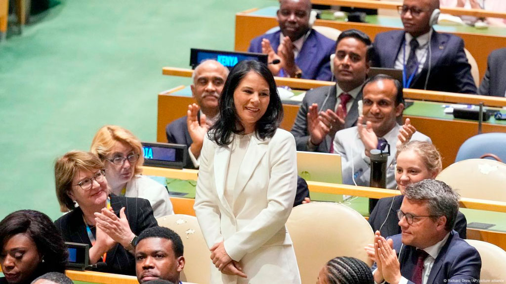 Annalena Baerbock, Asamblea General de la ONU, diplomacia internacional, política exterior, primera mujer europea presidente ONU, Baerbock y el pasado nazi de su abuelo, diplomacia multilateral Alemania ONU, crisis ONU Palestina, Baerbock redes sociales ONU, Baerbock feminismo diplomático