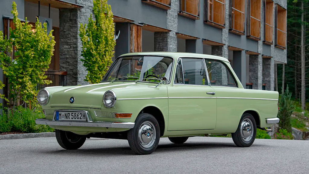 BMW 700, salón del automovil, industria automotriz, De Carlo 700 , De Carlo 700 Glamour, metalmecánica, autos clásicos Argentina, BMW 700 coleccionistas, BMW posguerra, BMW autos económicos